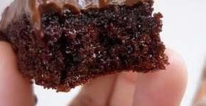 Faça bolo de chocolate sem usar farinha