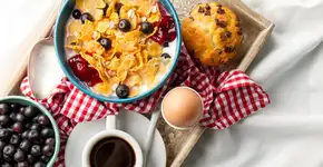 Os 7 alimentos recomendados por nutricionistas para um café da manhã equilibrado