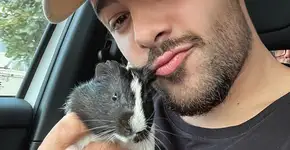 Pedro Sampaio diz que se sente livre para sair com homens e mulheres