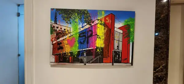 Quadros do artista Gil Motta em exposição  no INNSiDE São Paulo Iguatemi