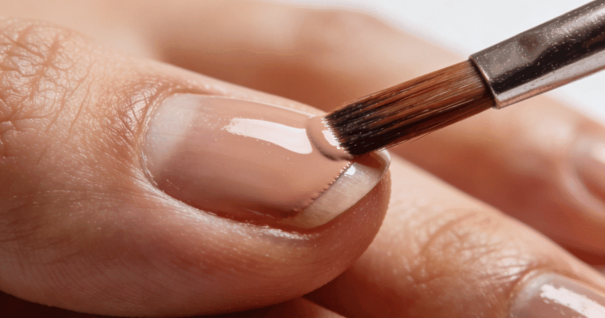 Melhor truque para o esmalte ficar mais tempo sem descascar nas pontas