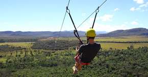 Tirolesa a 55 km/h é atração radical na Chapada dos Veadeiros