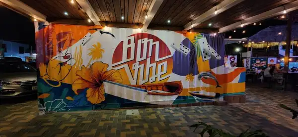 Pasawá Box Eatery tem muito grafite