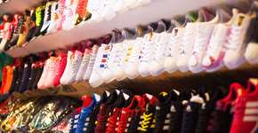 Loja virtual tem 60% OFF em roupas e calçados da Adidas