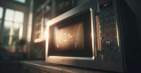 Esse erro comum pode estar destruindo seu micro-ondas aos poucos