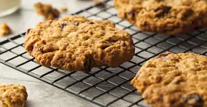 Aprenda a fazer um delicioso cookie fit de aveia no café da manhã