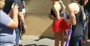 Vereador de São Carlos joga ovos em manifestantes