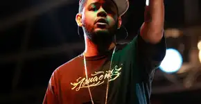 Emicida denuncia preconceito nas redes sociais e questiona racismo no Brasil