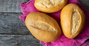 Truque simples da vovó ajuda a conservar o pão francês por mais tempo