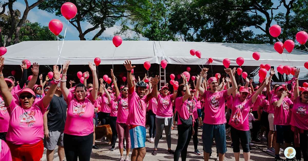 Outubro Rosa: Avenida Paulista recebe a tradicional Pedalada Rosa