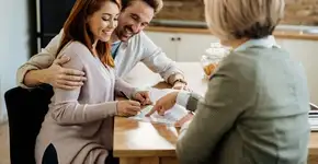 Veja a diferença entre contrato de namoro, união estável e casamento