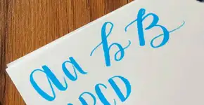 Veja dicas para fazer caligrafia cursiva no seu bullet journal