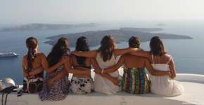 Se engana quem pensa que as ilhas gregas são destinos apenas para casais