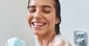 Tomar banho de manhã ou à noite? Veja qual a melhor opção para o seu bem-estar