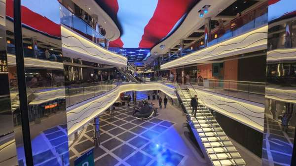 A World Galleria ocupa três andares do MSC World America