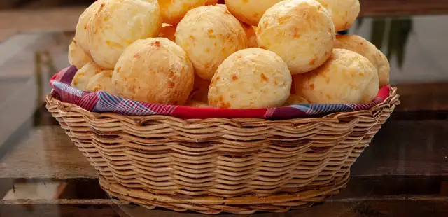 Pão de queijo facinho