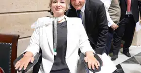 Desejo de ajudar dá força a vítima de tiroteio eleita vereadora