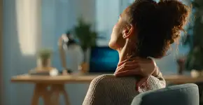 Esse movimento simples no pescoço pode transformar seu humor