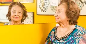 Mulher de 90 anos faz tatuagem em homenagem aos bisnetos