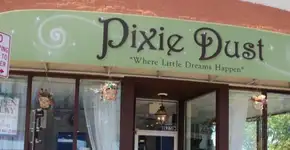 Mãe cria espaço de festas adaptado para receber crianças autistas