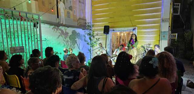 Seresta de sexta dos Trovadores Urbanos – Especial Dia das Mulheres