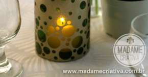 Saiba como fazer um porta-velas decorado com garrafa de vidro
