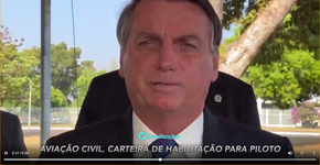 Bolsonaro confunde Pix com habilitação para pilotos e web não perdoa