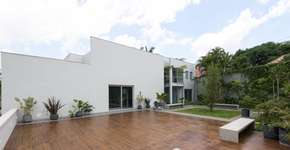 Performance ‘Sobre ela’ + Roda de Conversa