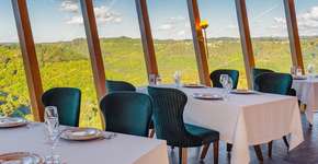 Restaurante giratório é atração em Gramado; veja fotos