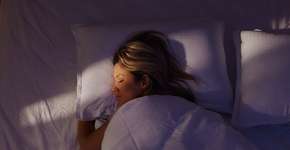 O melhor chá para colocar o sono em dia; veja benefícios