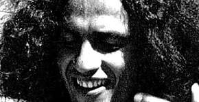 Música de qualidade e comentários com conteúdo. Isso é a rádio na web