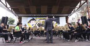 Guri Santa Marcelina se apresenta na Pça. Victor Civita