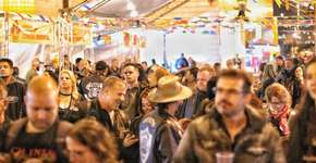 Encontro de Motocicletas no Shopping D tem tributo a David Bowie
