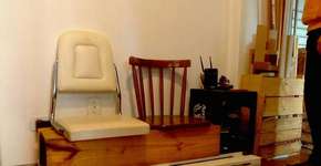 Paulistanos trocam lojas de móveis por lixo de caçamba