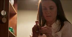 Amor de Mãe: Cena de Thelma furando camisinha de Danilo assusta a web