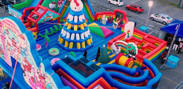 Parque Inflável Hello Kitty & Amigos