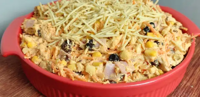 Aprenda a fazer um salpicão tropical para de deliciar no calor