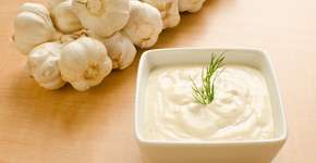 Patê de alho cremoso e delicioso: fácil de fazer e impossível de esquecer