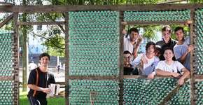 Estudantes gaúchos transformam lixo em casa sustentável