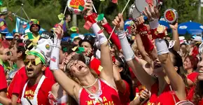 Bangalafumenga faz esquenta do Carnaval no aniversário de SP
