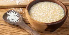 Essa cocada mole pronta em 5 minutos vai fazer você esquecer o fogão