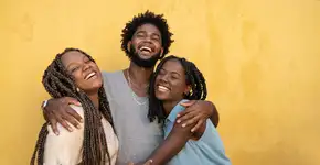 Como sua ordem de nascimento afeta sua personalidade, de acordo com a psicologia