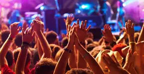 Onde se hospedar nos shows de Shakira e Christina Aguilera no Brasil?