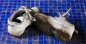 6 dicas incríveis de como limpar seu tênis branco com mais facilidade