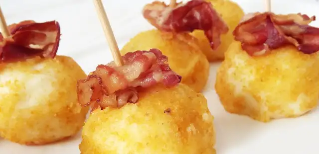 Bolinho de batata com uma casquinha crocante que agrada a todos