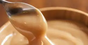 Versões veganas de leite condensado, doce de leite e chantilly
