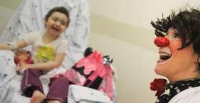 Atrizes do “Doutores da Alegria” realizam palestra