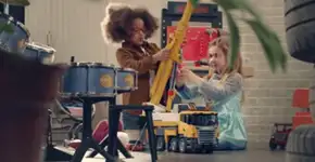 Na França, rede de supermercados acaba com distinção de brinquedos para meninos e meninas