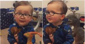 Com 2 anos, Noel dá aula sobre dinossauros em vídeo muito fofo