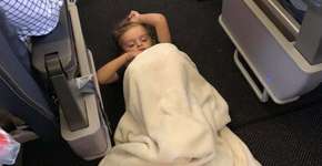 Mãe agradece tripulação após filho autista querer deitar no corredor